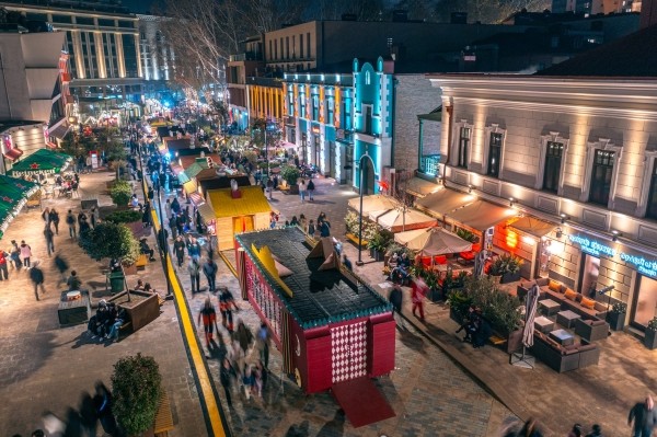 В Тбилиси открылась «Новогодняя деревня». ФОТО.