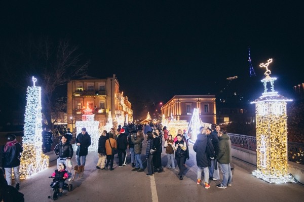 В Тбилиси открылась «Новогодняя деревня». ФОТО.
