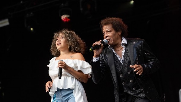 Ottawan и Африк Симон выступят в Тбилиси на новогодней вечеринке в стиле 80-х Ottawan и Африк Симон выступят в Тбилиси на новогодней вечеринке в стиле 80-х