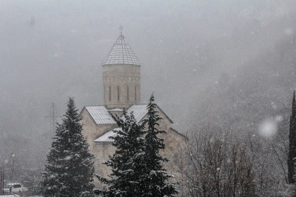 Дождь, метель и шторм на море – синоптики предупредили об ухудшении погоды в Грузии