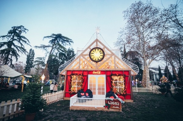 В Тбилиси открылась «Новогодняя деревня». ФОТО.