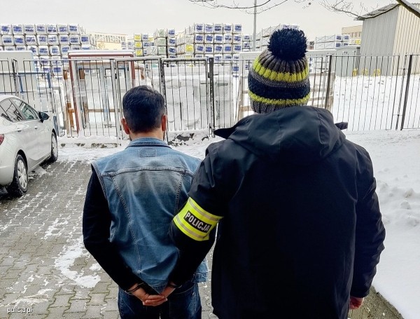 Трое граждан Грузии задержаны в Польше за похищение девушки