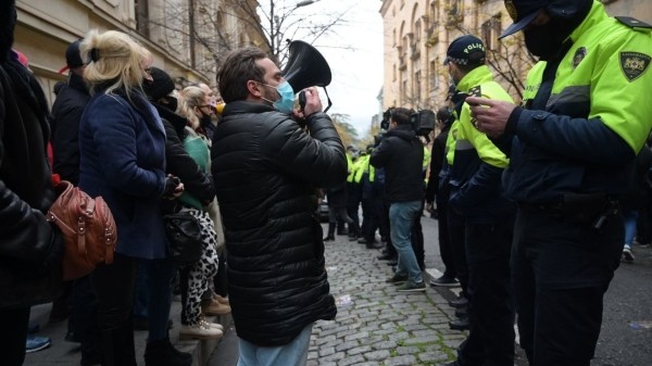 Бесплатное питание в школах – в Тбилиси прошла акция-шествие Бесплатное питание в школах – в Тбилиси прошла акция-шествие