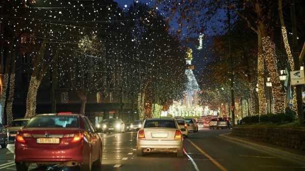 Тбилиси готовится к Новому году – схема движения транспорта на центральных улицах меняется Тбилиси готовится к Новому году – схема движения транспорта на центральных улицах меняется