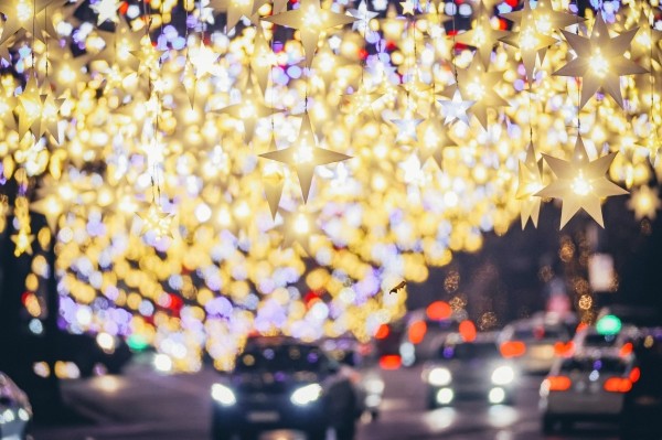 В Тбилиси включили новогоднюю иллюминацию. ФОТО.