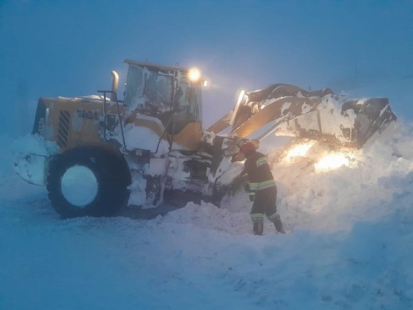 В горах Аджарии спасли восемь человек, блокированных снегопадом В горах Аджарии спасли восемь человек, блокированных снегопадом