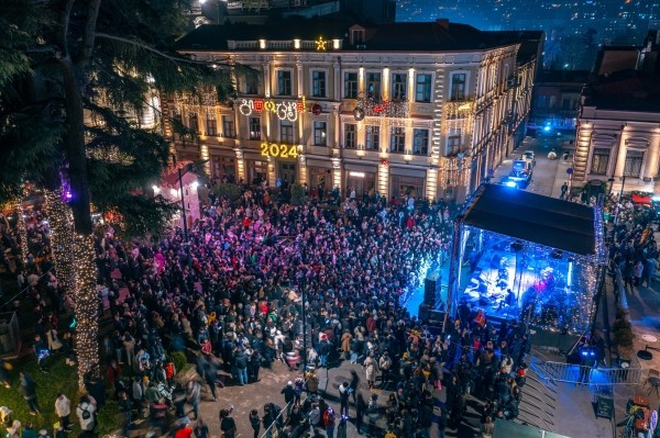 В Тбилиси открылась «Новогодняя деревня». ФОТО.