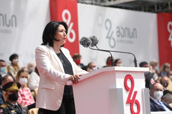 Зурабишвили не хотят видеть на празднике «Грузинской мечты», президент готова «стоять в толпе»