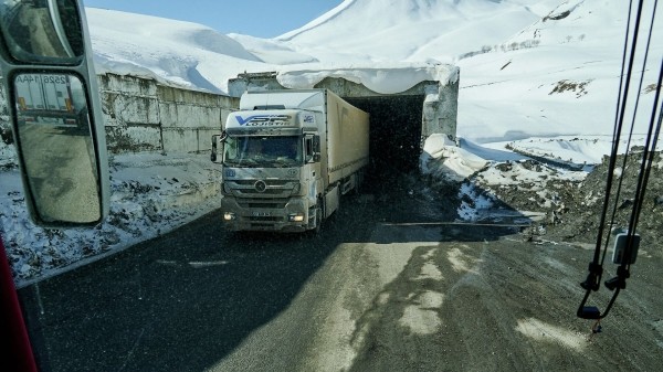 Верхний Ларс сегодня: очереди грузовиков на проезд в Грузию практически нет