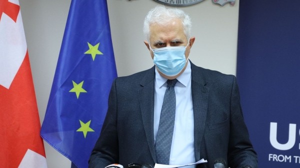 "Коронавирус никуда не ушел" – эпидемиолог предупредил жителей Грузии