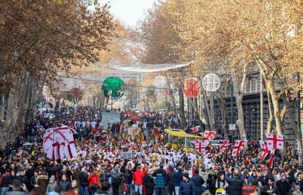 Первые лица Грузии поздравили верующих с Рождеством