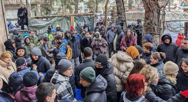 В Тбилиси на фоне акции протеста отложили очередное выселение должников В Тбилиси на фоне акции протеста отложили очередное выселение должников