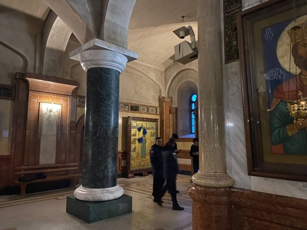 Икону с изображением Сталина в Самеба облили краской