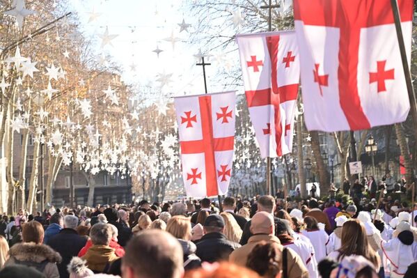 Рождественская традиция: красочное шествие "Алило" в столице Грузии – фото