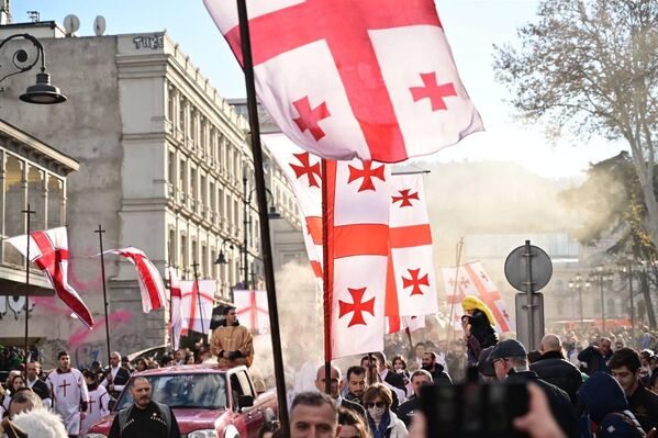 Рождественская традиция: красочное шествие "Алило" в столице Грузии – фото
