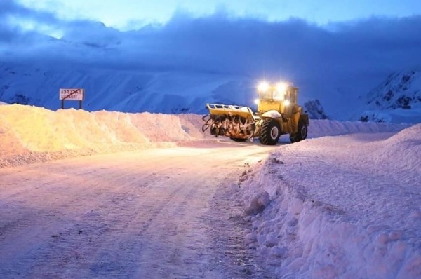 Дорогу к границе Грузии и РФ закрыли для большегрузов из-за снегопада Дорогу к границе Грузии и РФ закрыли для большегрузов из-за снегопада
