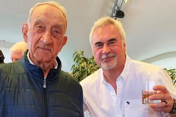 «Все концерты Валерия Меладзе отменены... Шота без сознания, причина - последствия коронавируса» - какая распространяется информация об отце Меладзе? «Все концерты Валерия Меладзе отменены... Шота без сознания, причина - последствия коронавируса» - какая распространяется информация об отце Меладзе?