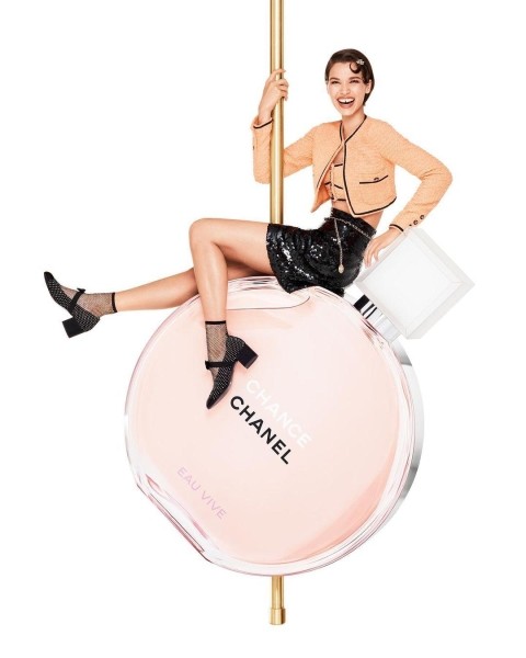 «Редко увидишь кого-то, кто подходит CHANEL так, как Матильда» — что пишут о Матильде Гварлиани - лице новой кампании CHANEL «Редко увидишь кого-то, кто подходит CHANEL так, как Матильда» — что пишут о Матильде Гварлиани - лице новой кампании CHANEL