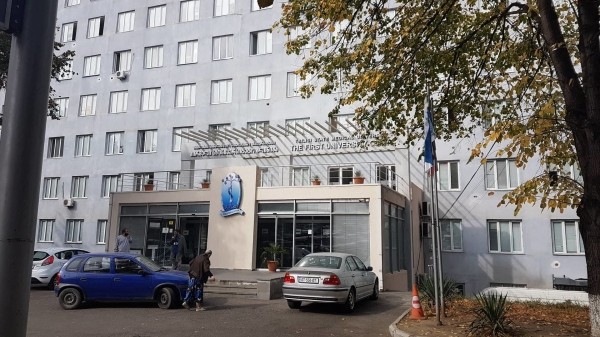 Первая университетская клиника готова трудоустроить коллег из Республиканской больницы Первая университетская клиника готова трудоустроить коллег из Республиканской больницы