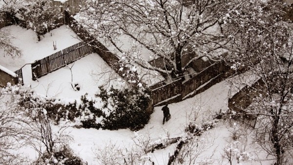 Улицы Тбилиси активно посыпают технической солью Улицы Тбилиси активно посыпают технической солью