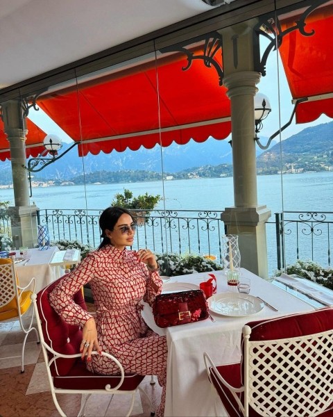 Сумка за 35 000 долларов, платье за 2 200 долларов и... - звездный стиль Шорены Бегашвили: сколько стоит самый дорогой наряд актрисы Сумка за 35 000 долларов, платье за 2 200 долларов и... - звездный стиль Шорены Бегашвили: сколько стоит самый дорогой наряд актрисы