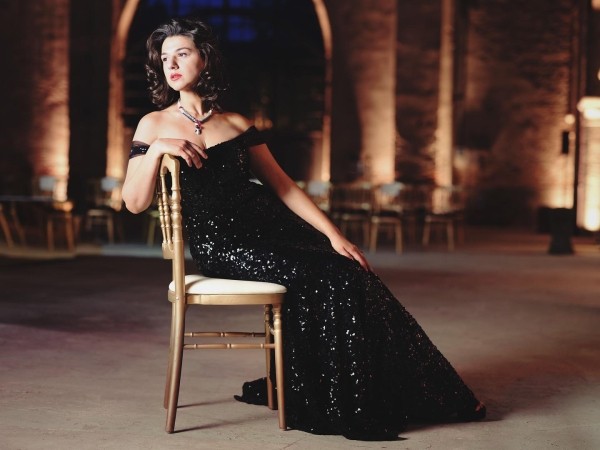 «В 1990-е годы у моей семьи не было денег, иногда дома было очень мало еды...» - Что рассказывает Хатия Буниатишвили и какой собственностью она владеет