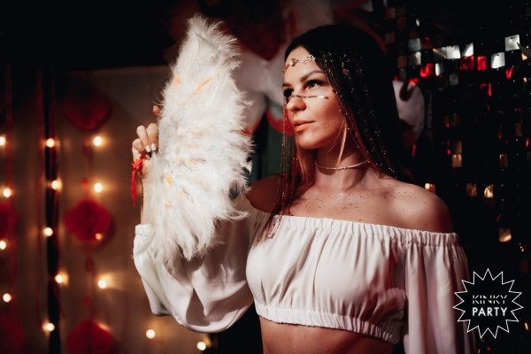 Kinky Party планирует проводить секс-вечеринки в Грузии после запрета в России