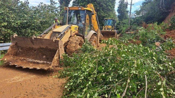 Группы геологов продолжают изучать ситуацию в зонах стихии на западе Грузии