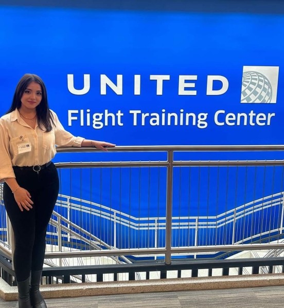 21-летняя девушка из Гардабани стала пилотом американской авиакомпании