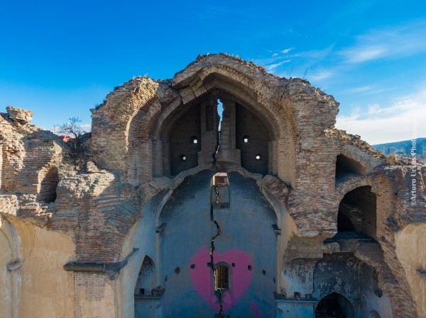 Храм в Тбилиси на грани полного разрушения – армянская община бьет тревогу