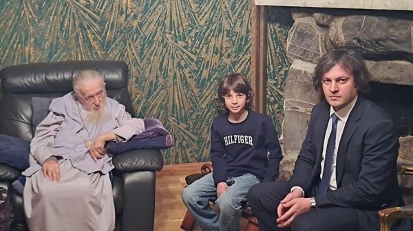 Кобахидзе провел первую встречу с Патриархом в качестве премьер-министра Грузии Кобахидзе провел первую встречу с Патриархом в качестве премьер-министра Грузии