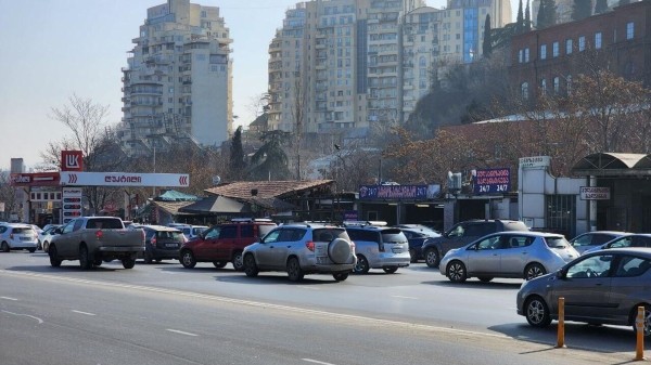 Куда переедут АЗС с территории около "Лагуна Вере" в Тбилиси? Куда переедут АЗС с территории около "Лагуна Вере" в Тбилиси?