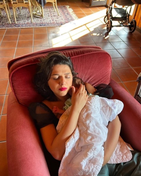 «В 1990-е годы у моей семьи не было денег, иногда дома было очень мало еды...» - Что рассказывает Хатия Буниатишвили и какой собственностью она владеет