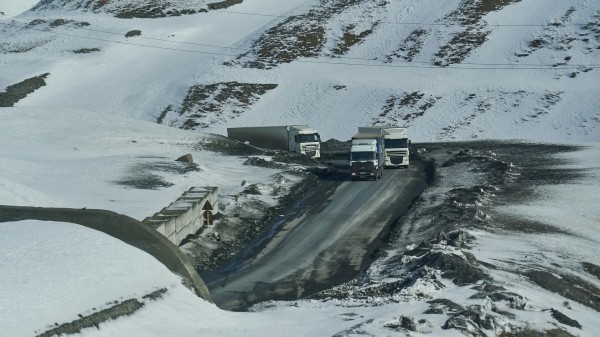 Верхний Ларс сегодня: проезда в Грузию ожидают более двух тысяч грузовиков Верхний Ларс сегодня: проезда в Грузию ожидают более двух тысяч грузовиков