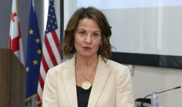 Посол США – Мы хотим, чтобы Грузия стала членом ЕС – Соединенные Штаты Америки будут продолжать поддерживать вас в этих усилиях Посол США – Мы хотим, чтобы Грузия стала членом ЕС – Соединенные Штаты Америки будут продолжать поддерживать вас в этих усилиях