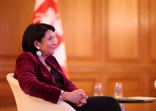 Зурабишвили рассказала, как запугивают избирателей за рубежом перед выборами в Грузии Зурабишвили рассказала, как запугивают избирателей за рубежом перед выборами в Грузии