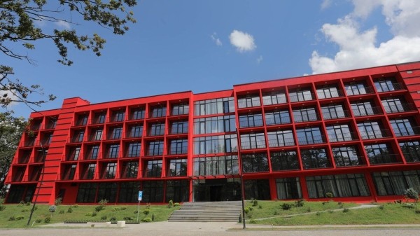 Студенты в Грузии предпочитают государственные вузы частным - статистика