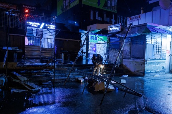 В Тбилиси снесли десятки прилавков на Вокзальной площади