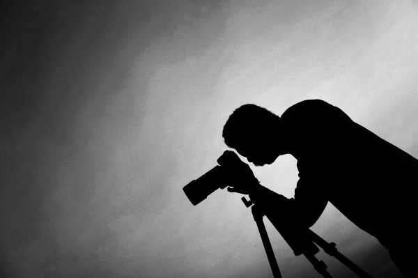 Житель Тбилиси обманом заманивал женщин на откровенные фотосессии, а затем шантажировал