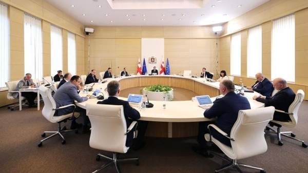 Президент и премьер-министр Грузии будут получать самую высокую зарплату в стране Президент и премьер-министр Грузии будут получать самую высокую зарплату в стране