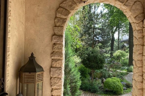 «Я 30 лет копил, чтобы его построить» - роскошный особняк Сосо Павлиашвили за городом: как живет певец после переезда из Москвы?