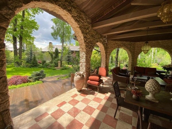 «Я 30 лет копил, чтобы его построить» - роскошный особняк Сосо Павлиашвили за городом: как живет певец после переезда из Москвы?