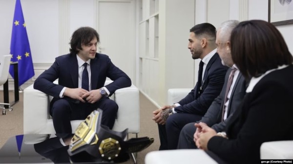 Премьер-министр Грузии предложил сохранить грузинское гражданство Илие Топурия