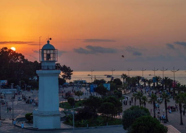 Жаркая погода без существенных осадков ожидается в Грузии до конца апреля Жаркая погода без существенных осадков ожидается в Грузии до конца апреля