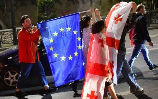 Оппозиционные партии Грузии присоединятся к митингу в Тбилиси 28 апреля Оппозиционные партии Грузии присоединятся к митингу в Тбилиси 28 апреля