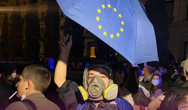 В МВД Грузии объяснили использование спецсредств против протестующих в Тбилиси В МВД Грузии объяснили использование спецсредств против протестующих в Тбилиси