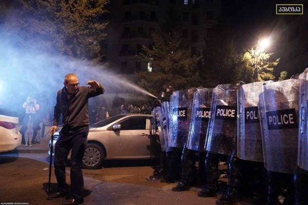 МВД Грузии подтвердило задержание 11 человек на акции против закона об иноагентах