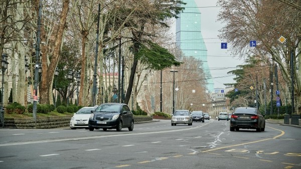 Движение транспорта на проспекте Руставели ограничено в связи с митингом Движение транспорта на проспекте Руставели ограничено в связи с митингом