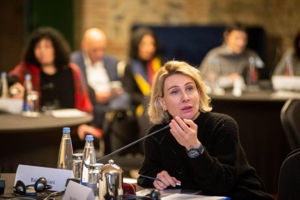 Вице-спикер парламента Грузии пообещала молиться за освобождение протестующих от злых сил Вице-спикер парламента Грузии пообещала молиться за освобождение протестующих от злых сил