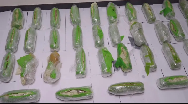 В контейнере с бананами из Эквадора полиция Грузии нашла 52 килограмма кокаина В контейнере с бананами из Эквадора полиция Грузии нашла 52 килограмма кокаина